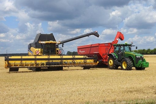 Máquinas Agrícolas & Tratores